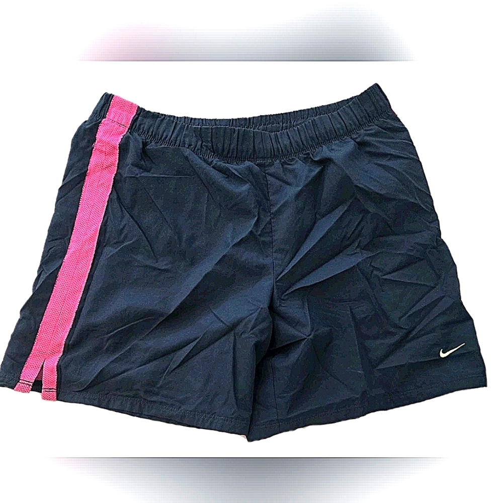 Nike Women's Athletic Shorts in Black and Pink